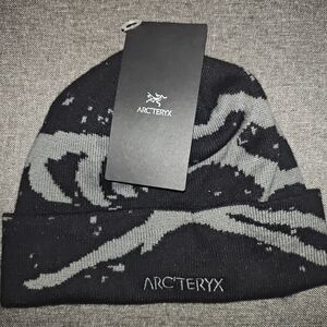Arc'teryx Black and Gray Beanie